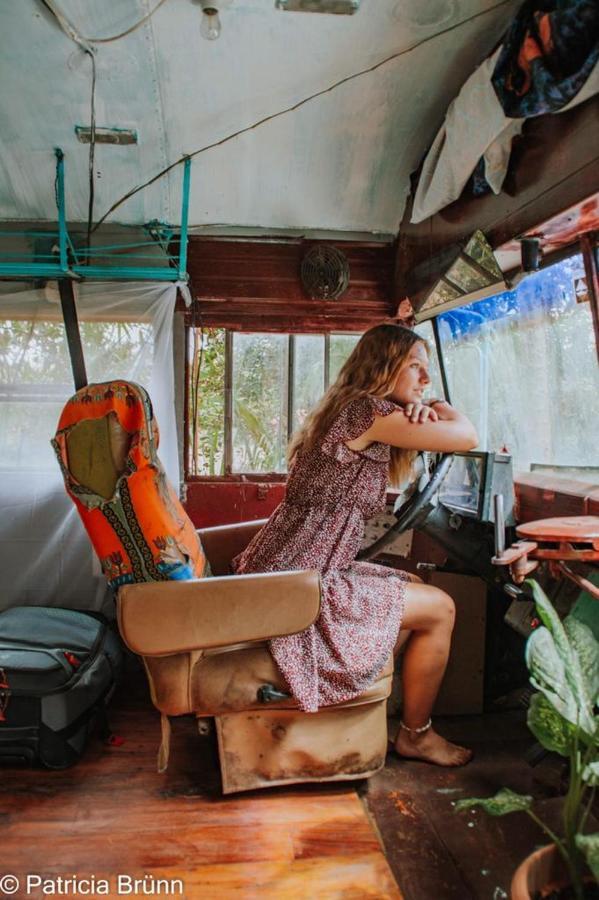 Las Pilas Rainbow Caravan Hostel מראה חיצוני תמונה